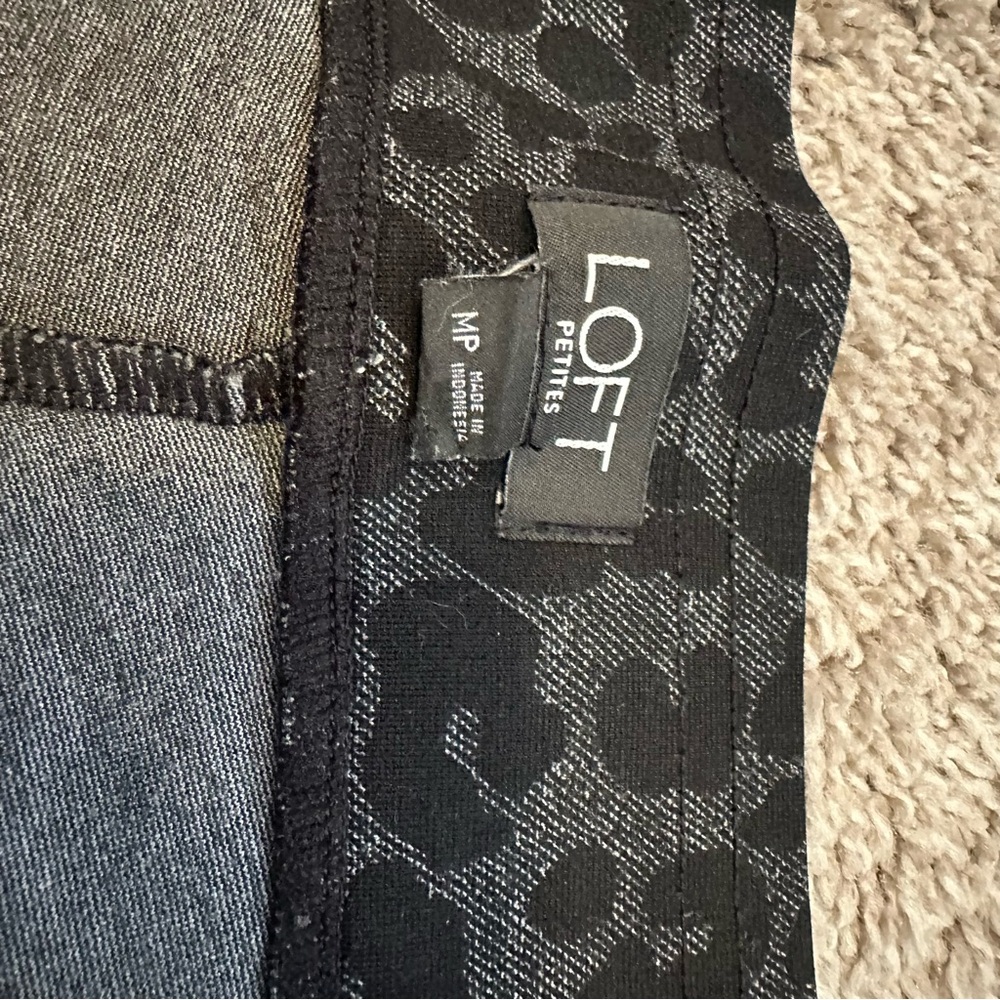 LOFT Petites Black and Gray leopard Patterned Ponte Leggings